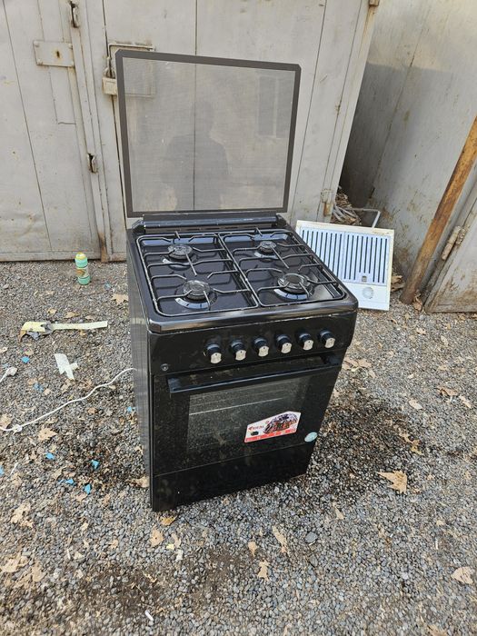 Продаётся газ плиту и вытяжка рабочий