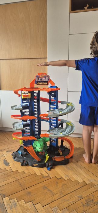 Hot Wheels Ultimate Garage T-Rex Attack