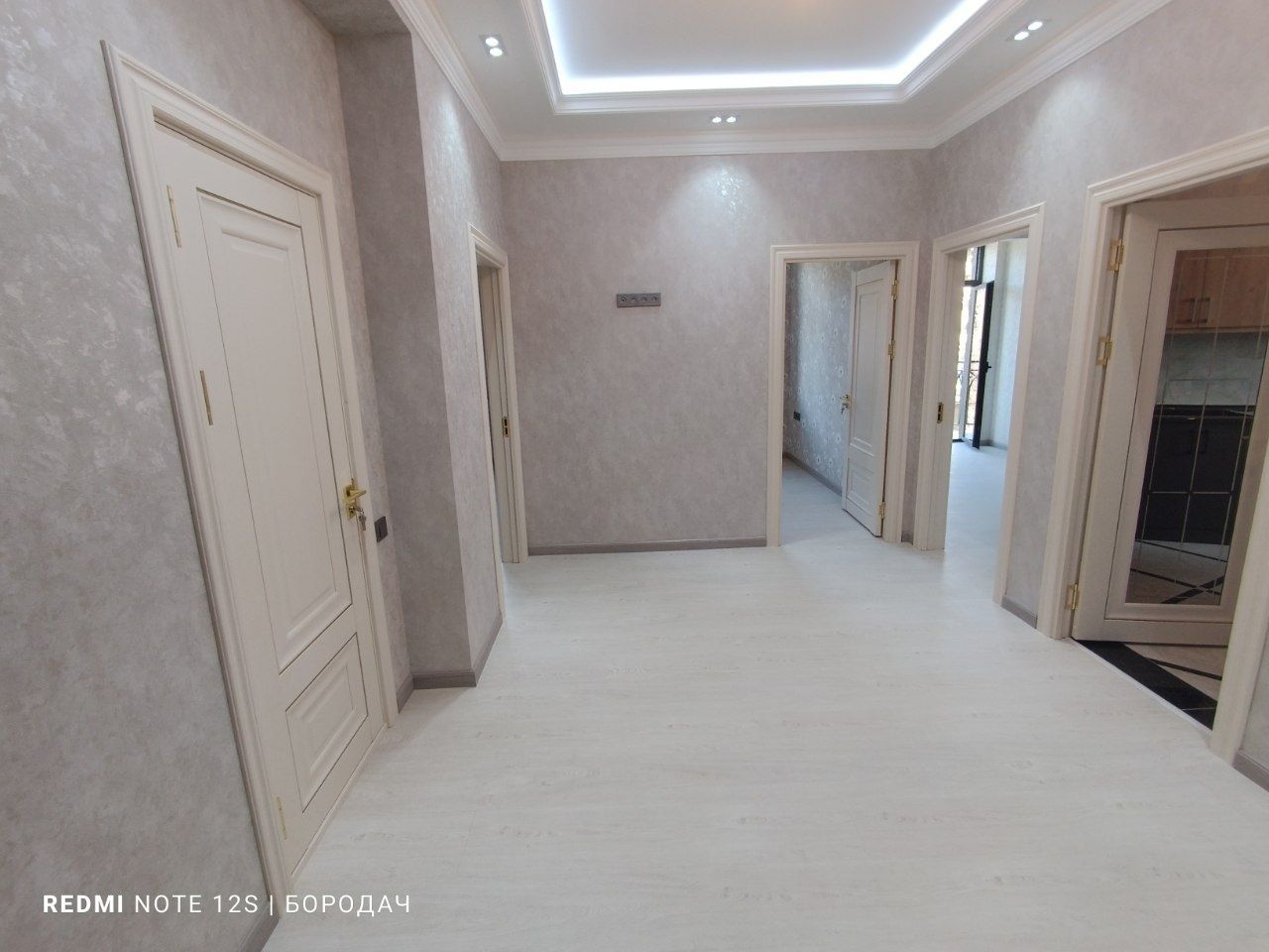 Продается  3-комнатная квартира в новостройке ЖК Manzur, Юнусабад, 18