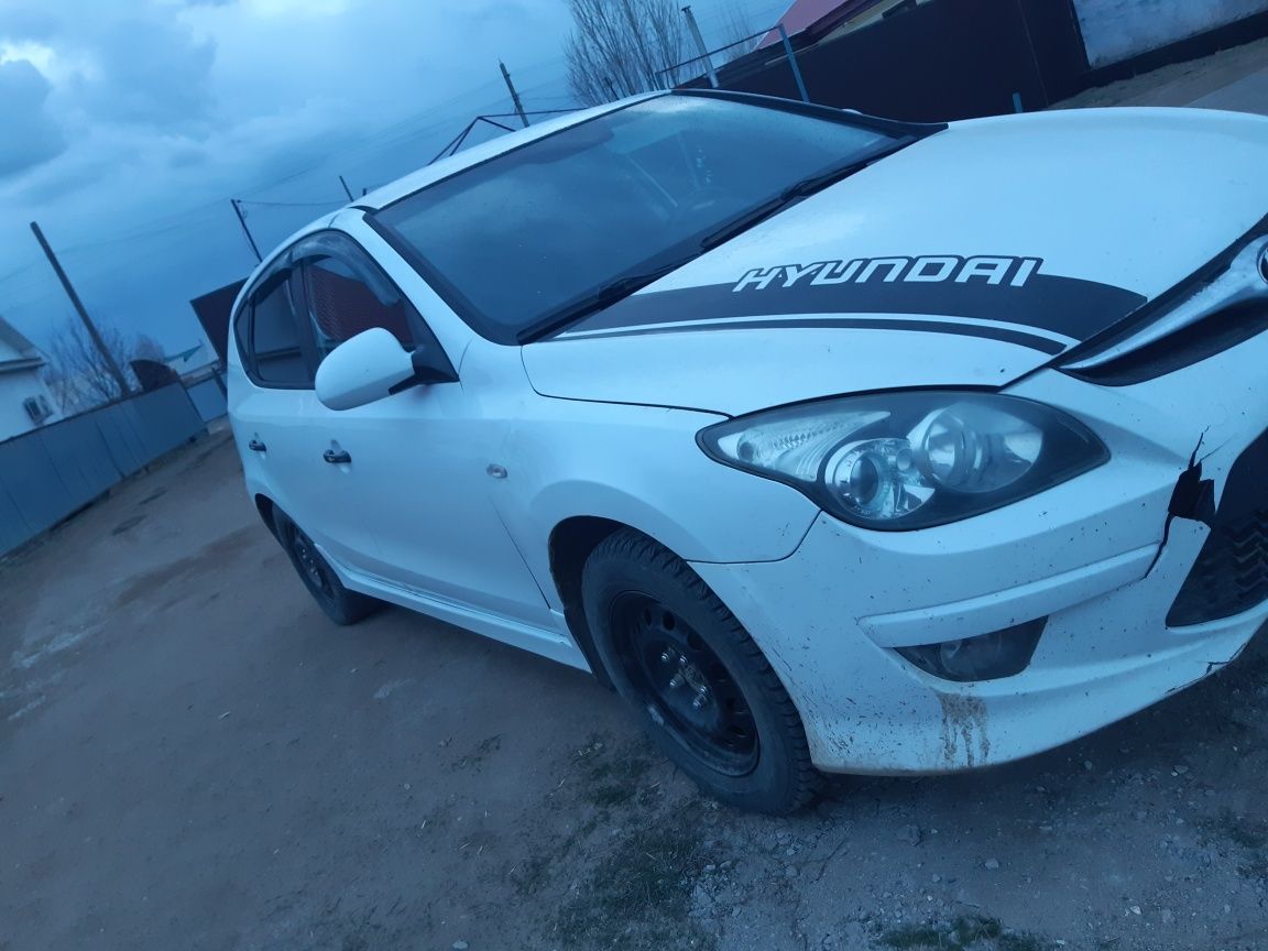 Продам Хуйндай і30 2011г.в 1.6 элантра двигатель