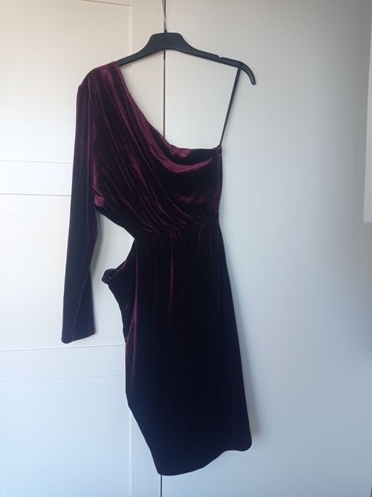 Рокля от кадифе Halston