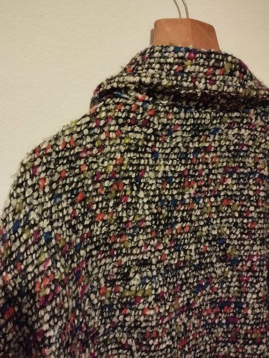 Тъмно зелено яке с розова качулка, и палтенце-цветно