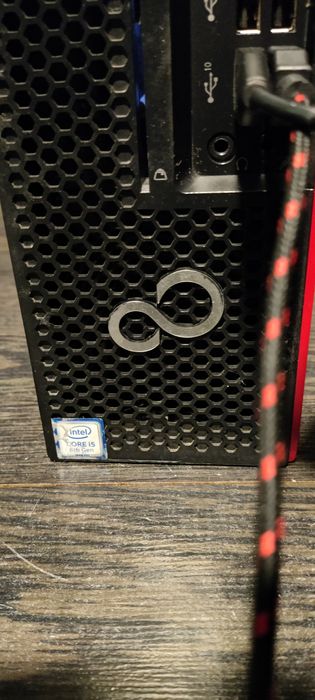 Fujitsu esprimo i5 8400