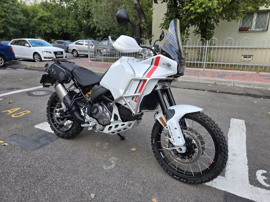 Ducati Desert X 2024