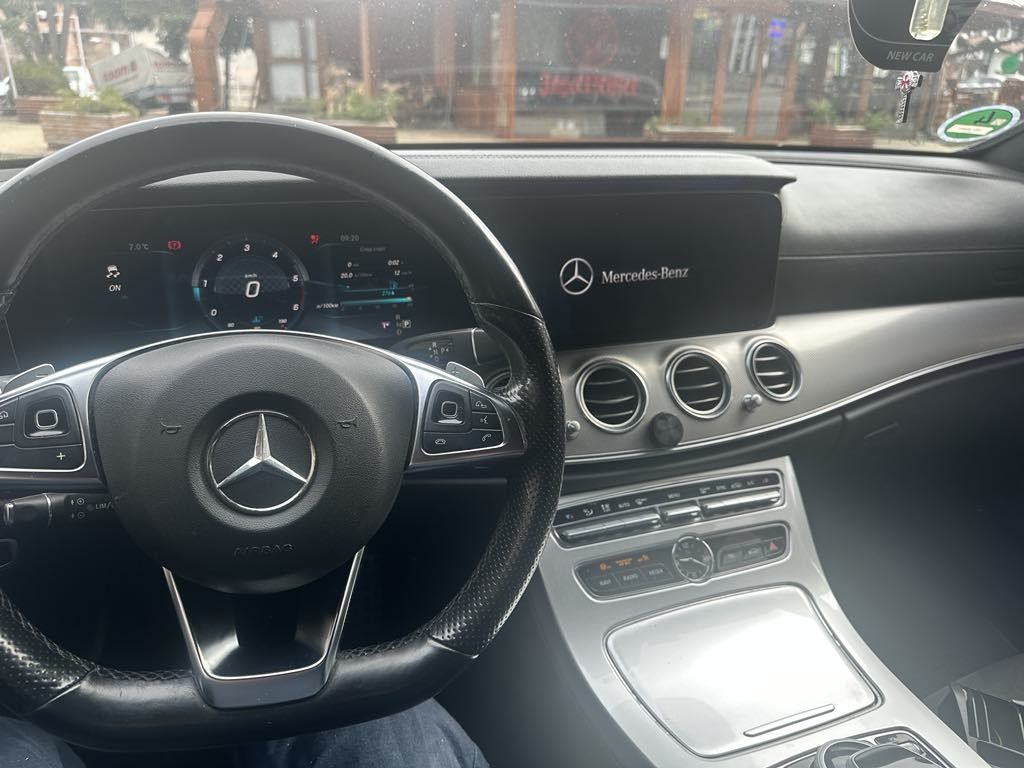 Mercedes Benz E220d  2017 година