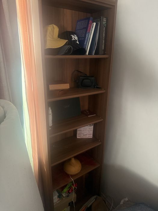 Продавам етажерка