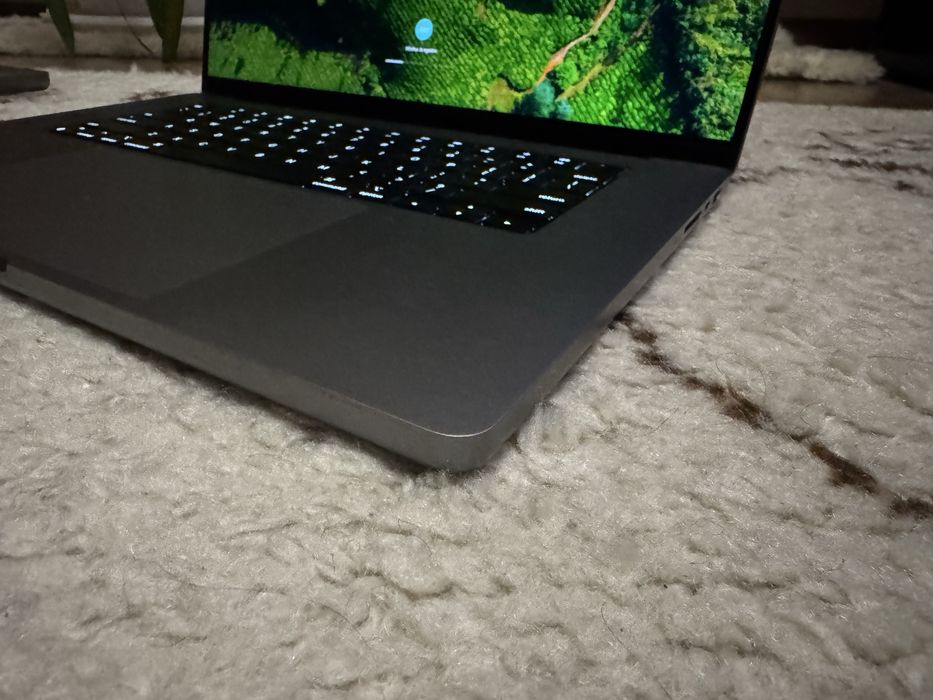 16” Macbook Pro M1 Max 64GB 10cpu/32 gpu 1TB SSD