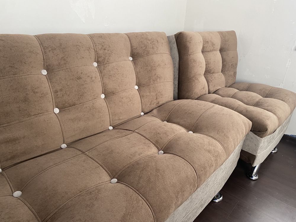 Продается диван с 2 креслами