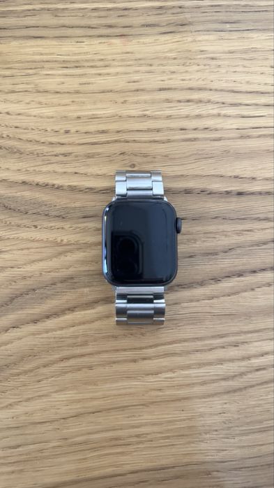 Продам Apple Watch SE