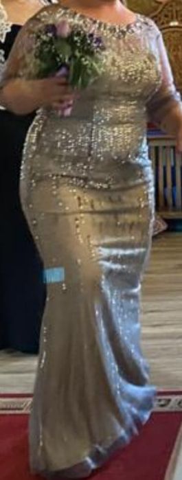 Vand rochie Aeelis purtata de 2 ori, marime 40-42-44