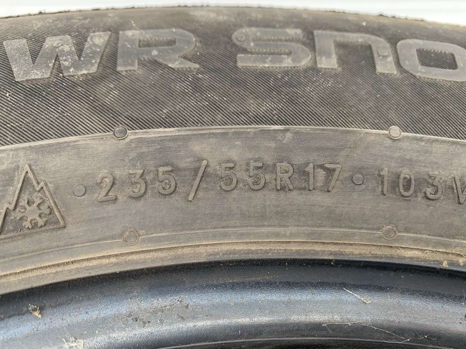 Зимни гуми NOKIAN 235/55R17 DOT 3723 17 ЦОЛА
