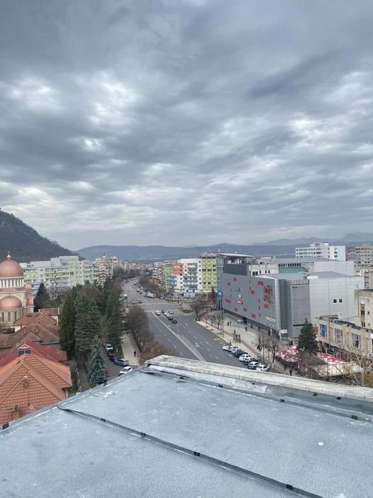 Inchiriez Garsoniera - Zona Piață