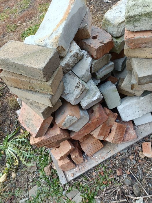 Продам Кирпичи разные