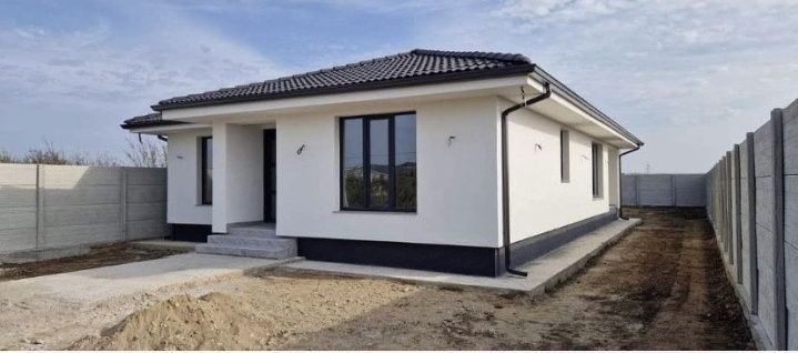 Casa, garaje auto, containere pe structura metalica si panou sandwich