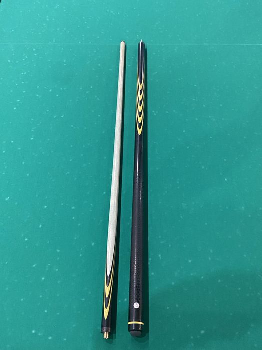 Бильярдный кий .