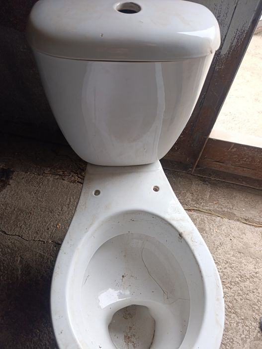 Унитаз с бочком.