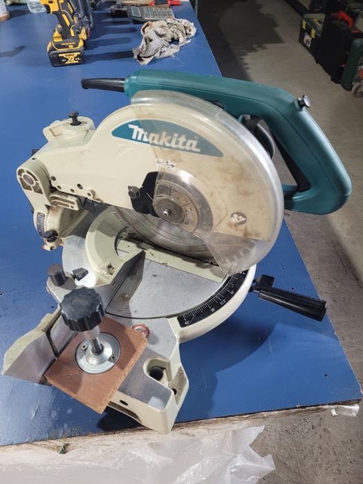 Circular Makita cu pânză multimaterial