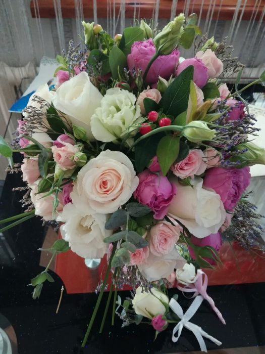 Букет для невесты под заказ из живых цветов.