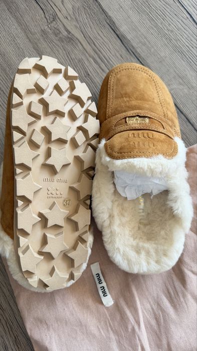 Дамски чехли на Miu Miu