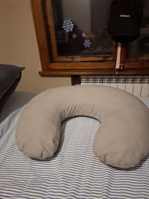 Възглавница за кърмене