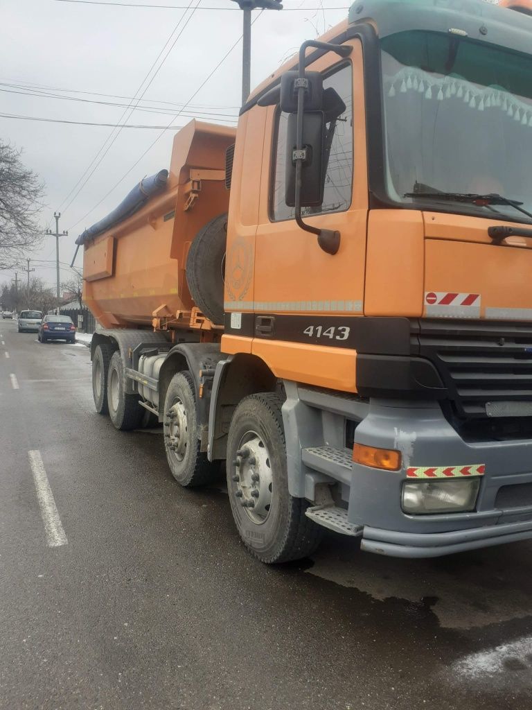 Vînd Mercedez actros 2003 basculă 8x4