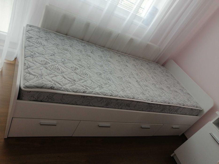 Бяло легло за матрак  90/200