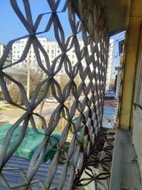 Балконные решетки с козырьком б/у 2 шт цена 1800 сум