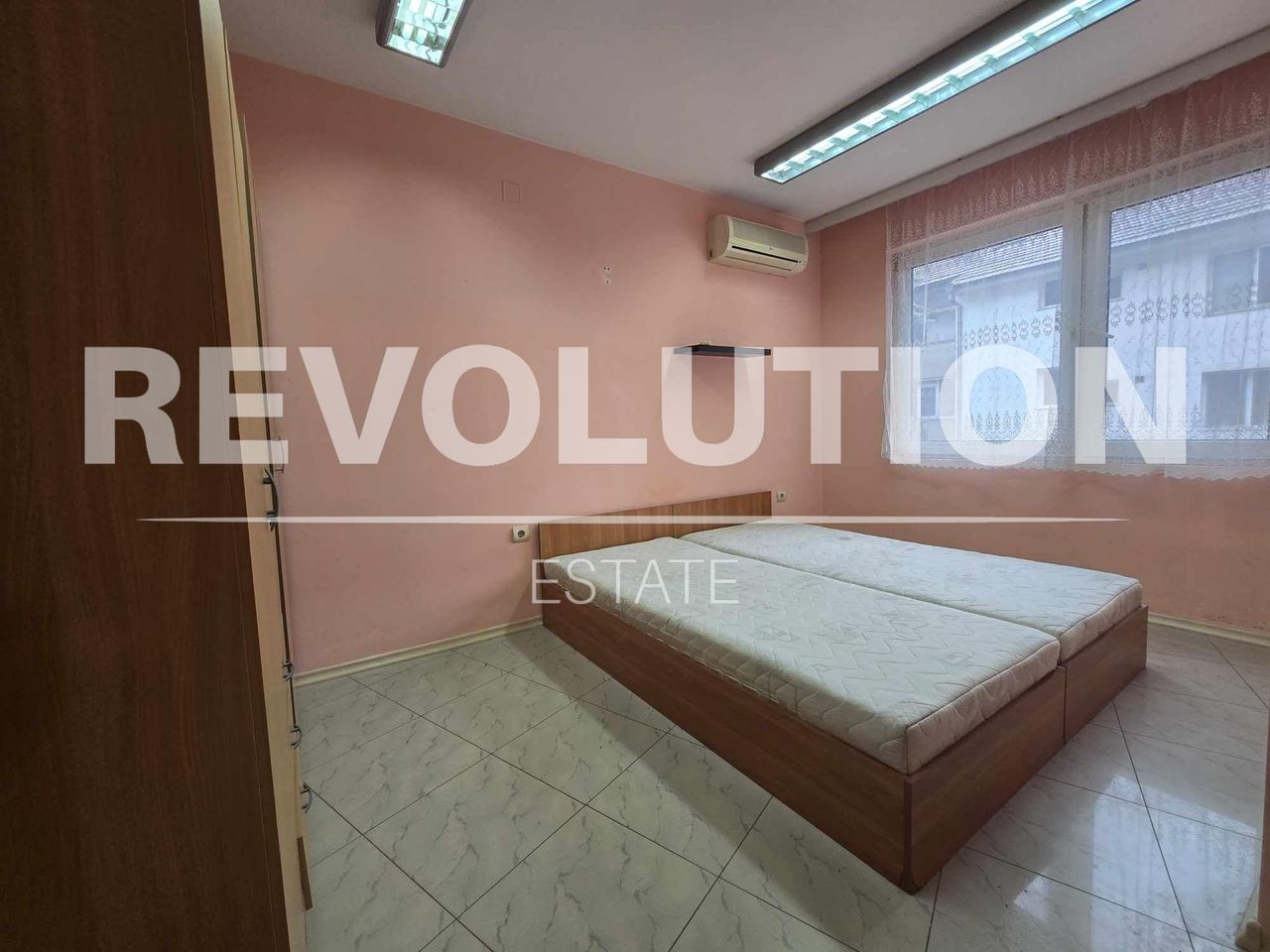 Дава се под наем Двустаен апартамент в Пловдив, Съдийски - 50 кв.м за 275 € - Снимка #3