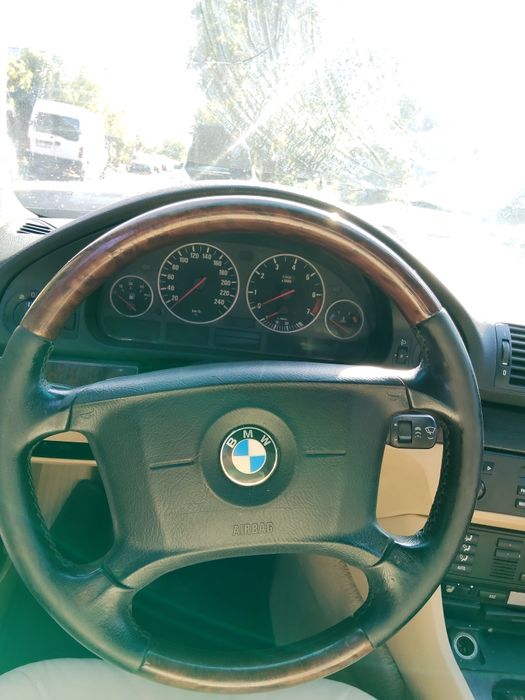Vând sau schimb BMW E39 520i