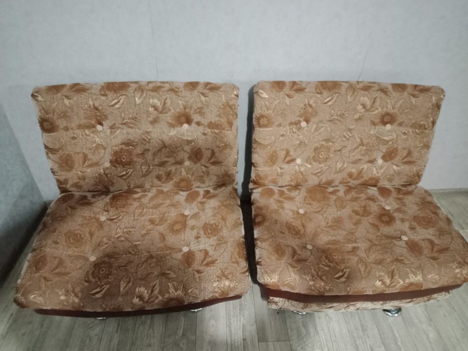 Продам Кресло 2 штуки