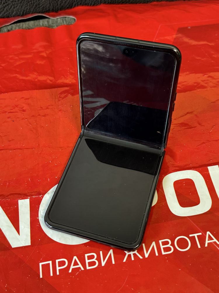 КАТО НОВ 256GB Motorola RAZR 50 Технополис Гаранция 2026 Gray