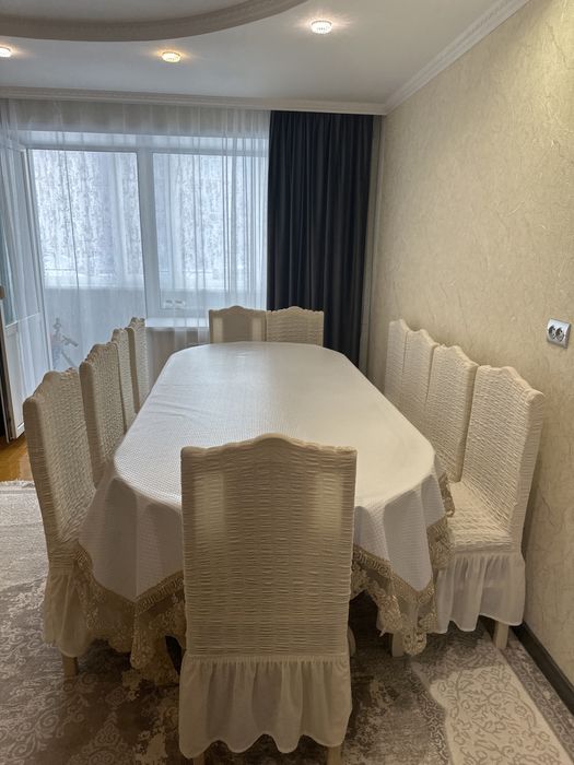 Стол со стульями