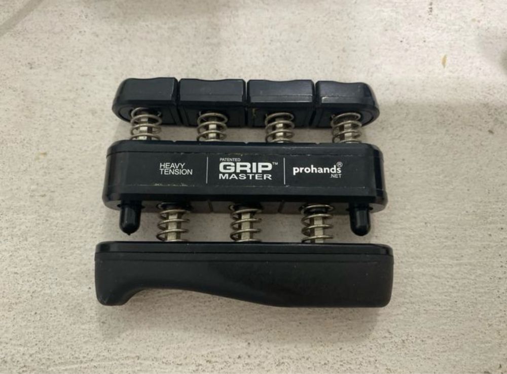 Prohands Gripmaster - aparat pentru exercitii pentru chitara