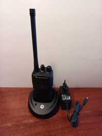 Statie radio portabila Motorola CP040, banda VHF, in stare foarte buna