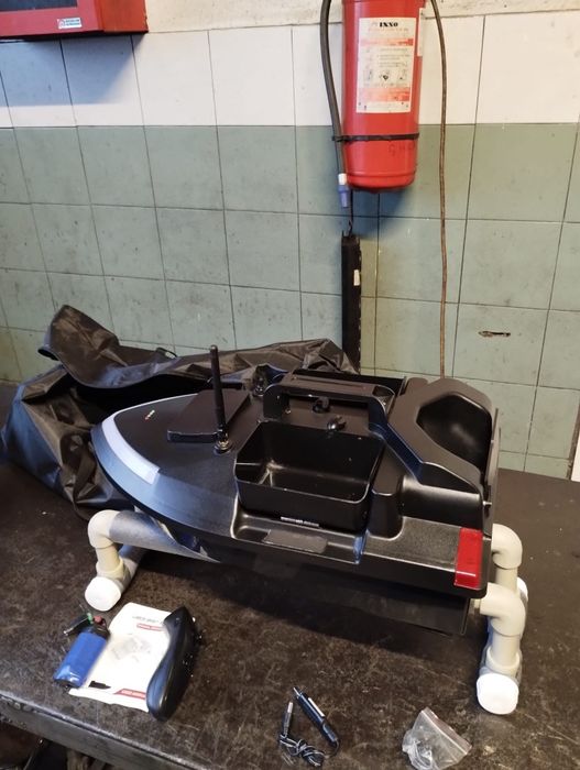 Barca plantat/nadit pescuit