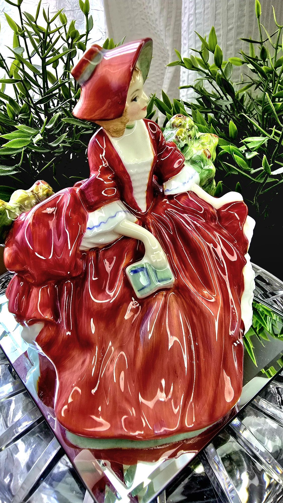 Фигура Royal Doulton Lydia