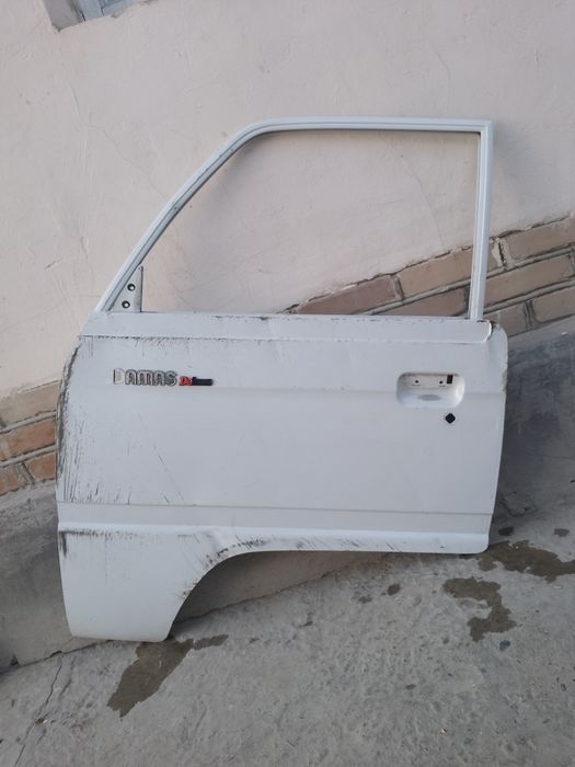 Damas oldi chap eshik