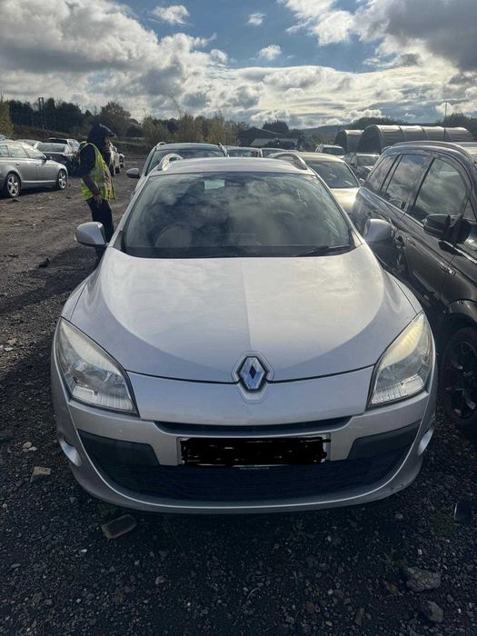 Dezmembez Megane 3 Combi , 1.6 benzină 110Cp cod K4M585 cutie 6 trepte