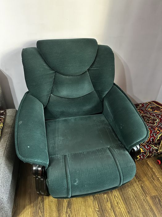 Комплект из двух кресел.