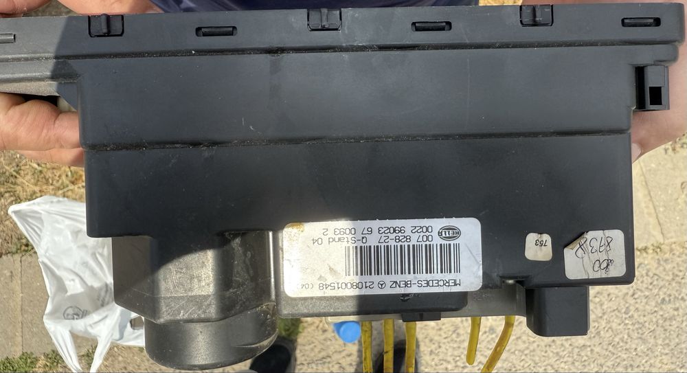 Вакуум (door lock pump) за врати – Mercedes-Benz W210