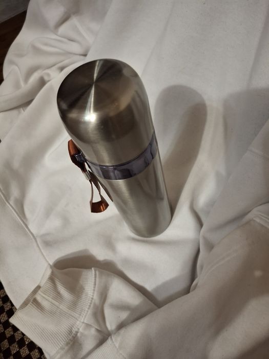 Термос металлический  б у. О.5 литров  чай кофе