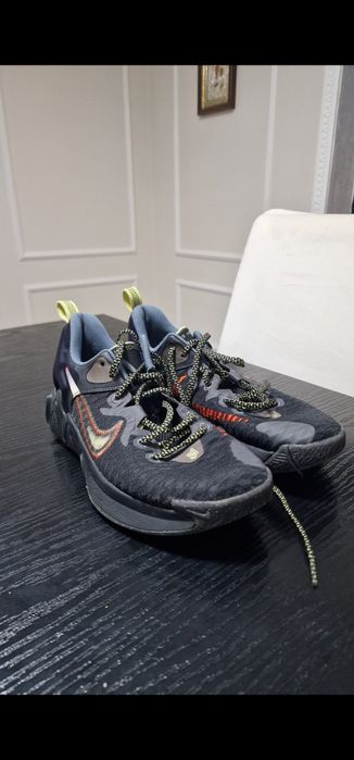 Vand adidasi marime 44