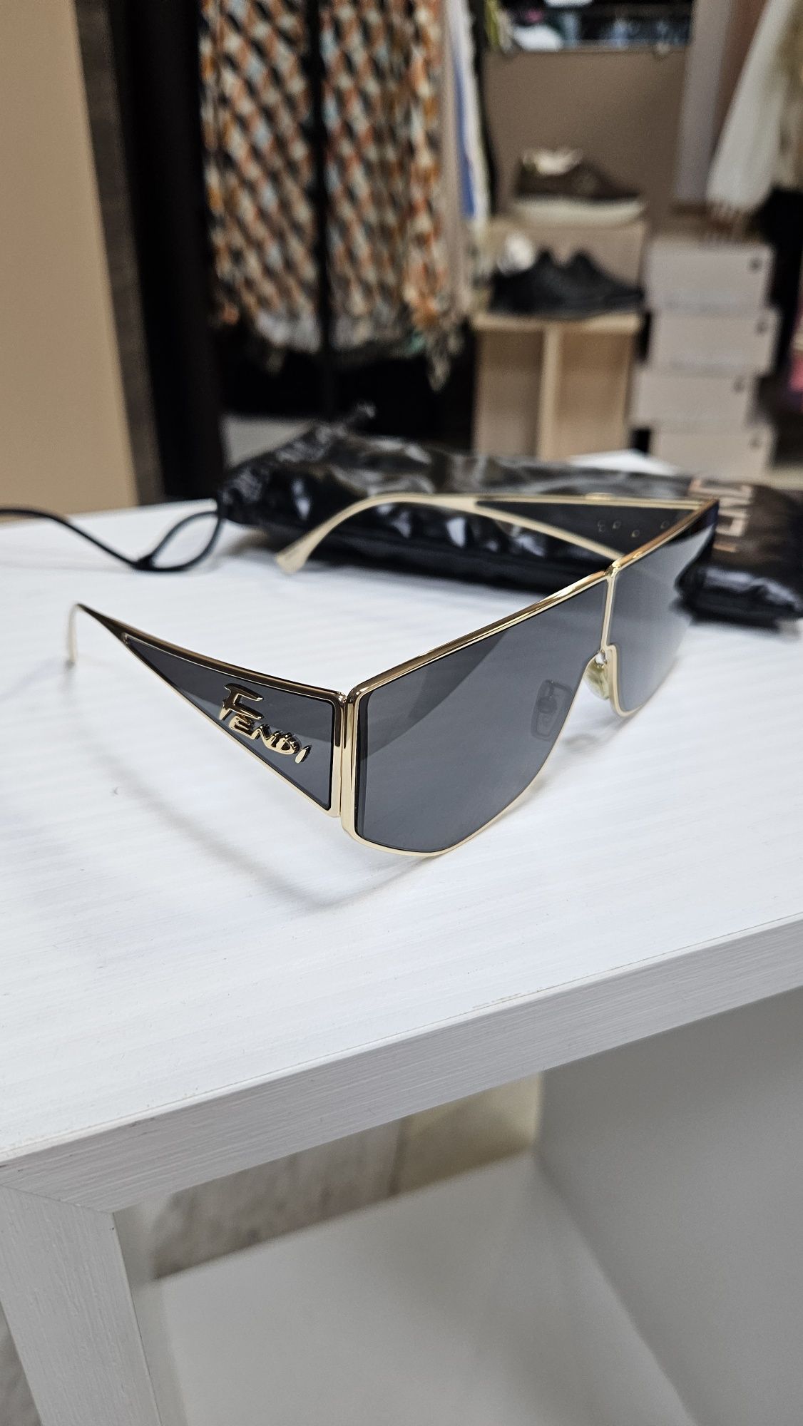Слънчеви очила FENDI- FE40051U 32А