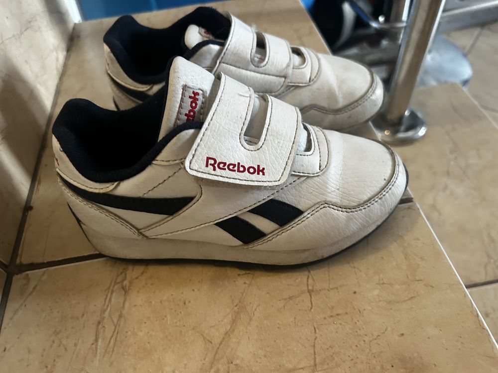 Adidasi reebok albi impecabili