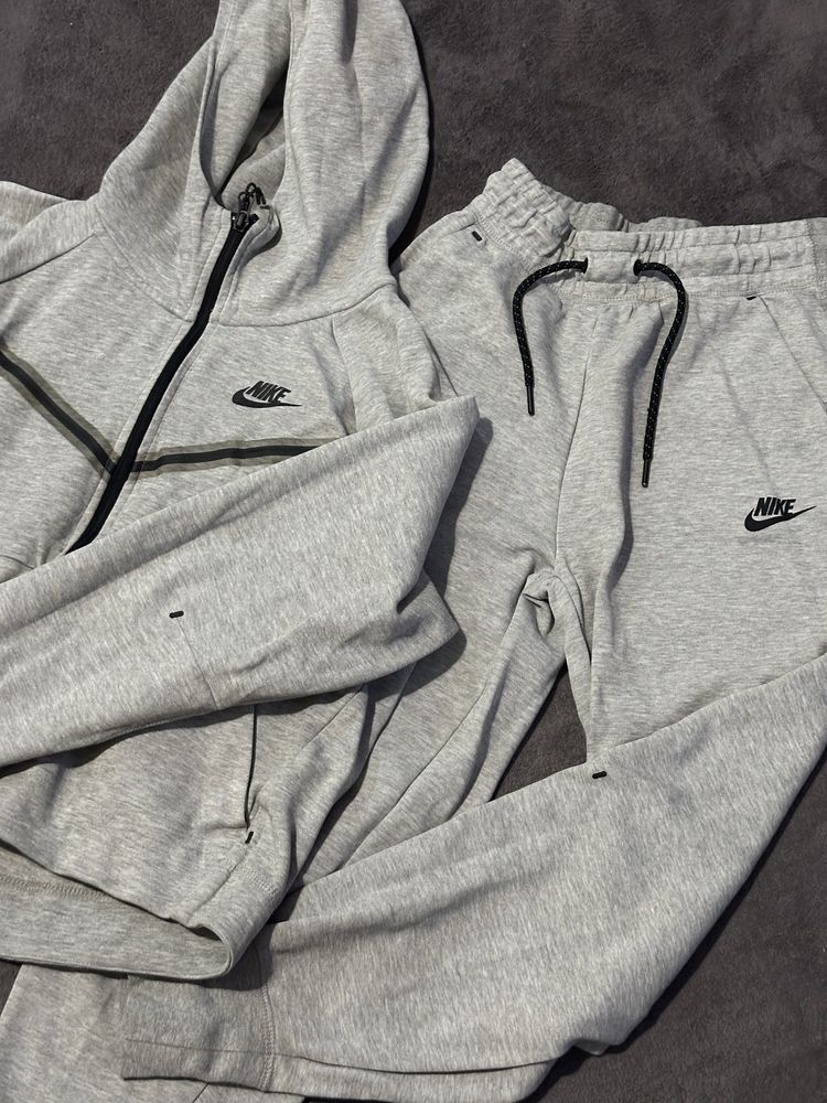 Дамски Анцуг Nike tech fleece