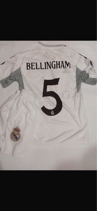 Se vând echipamente sportive