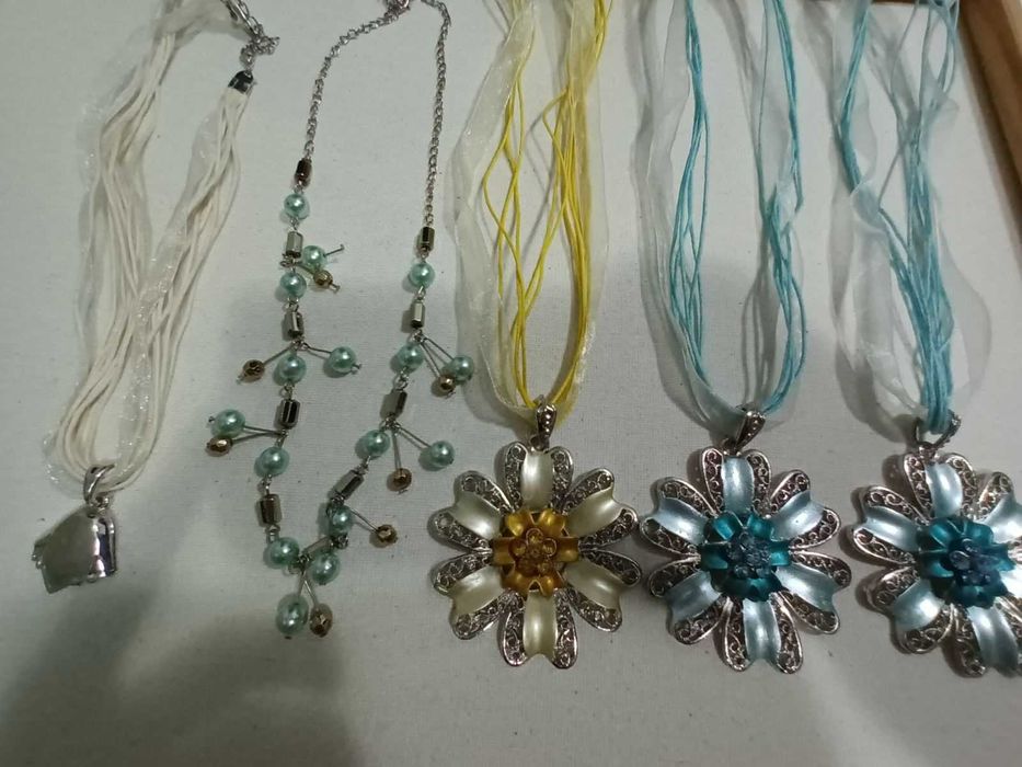 Разпродажба! НОВИ бижута, колиета и гривни 5лв/бр, обеци 3лв/бр, Спиди