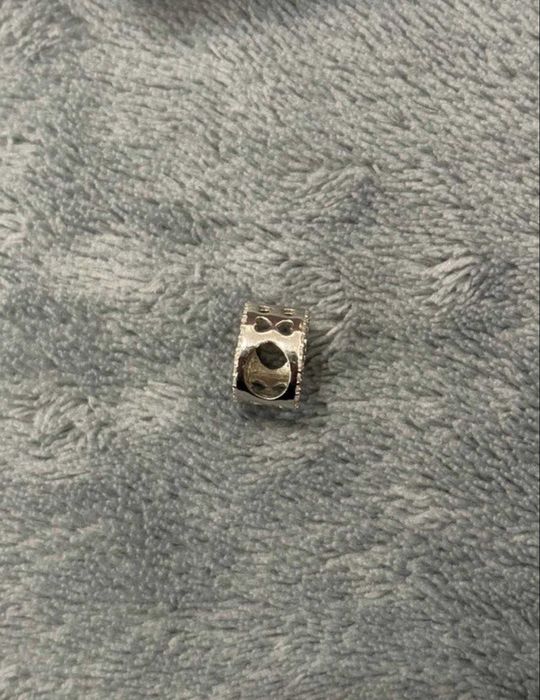 Charm Pandora nou din argint