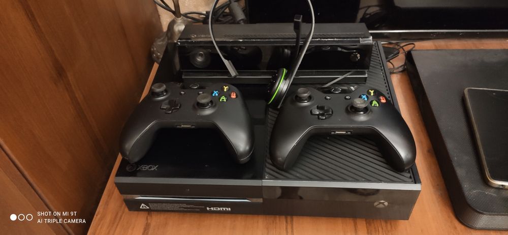 Xbox one в отличном состоянии читайте и смотрите фото.