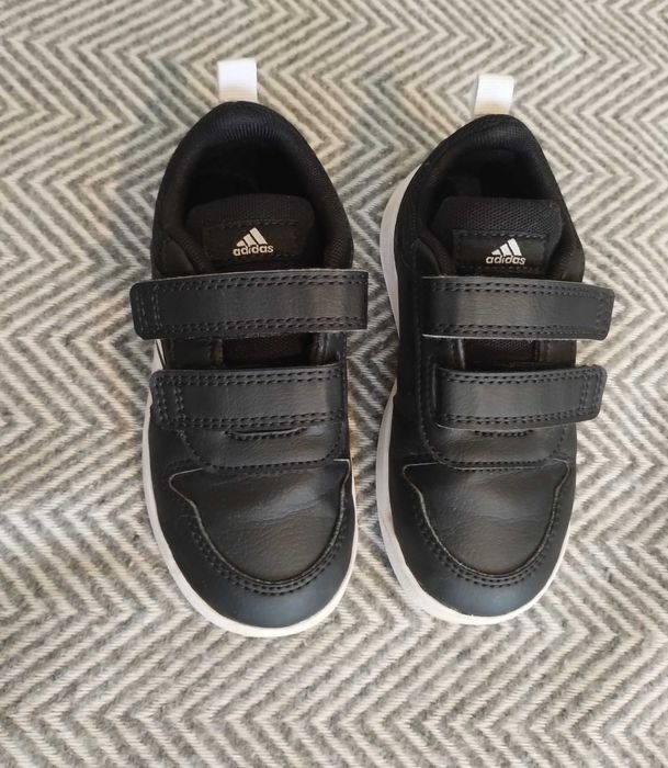 Adidas кожени маратонки номер 25